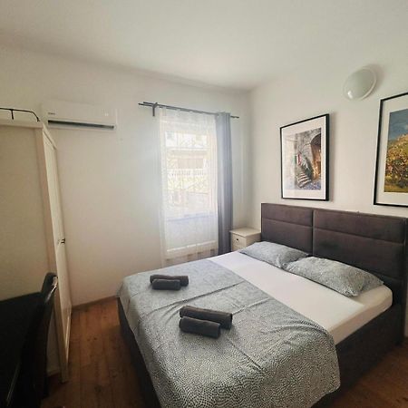 Apartment In The Center Of Pula Exteriör bild