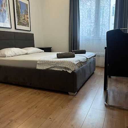 Apartment In The Center Of Pula Exteriör bild
