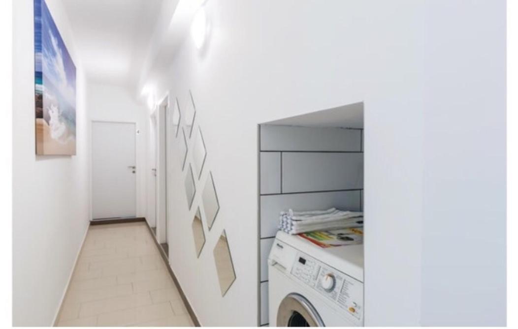 Apartment In The Center Of Pula Exteriör bild