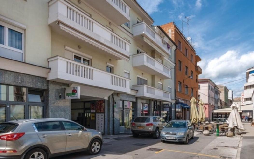 Apartment In The Center Of Pula Exteriör bild