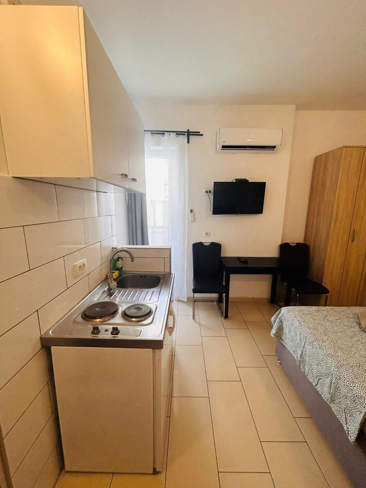Apartment In The Center Of Pula Exteriör bild