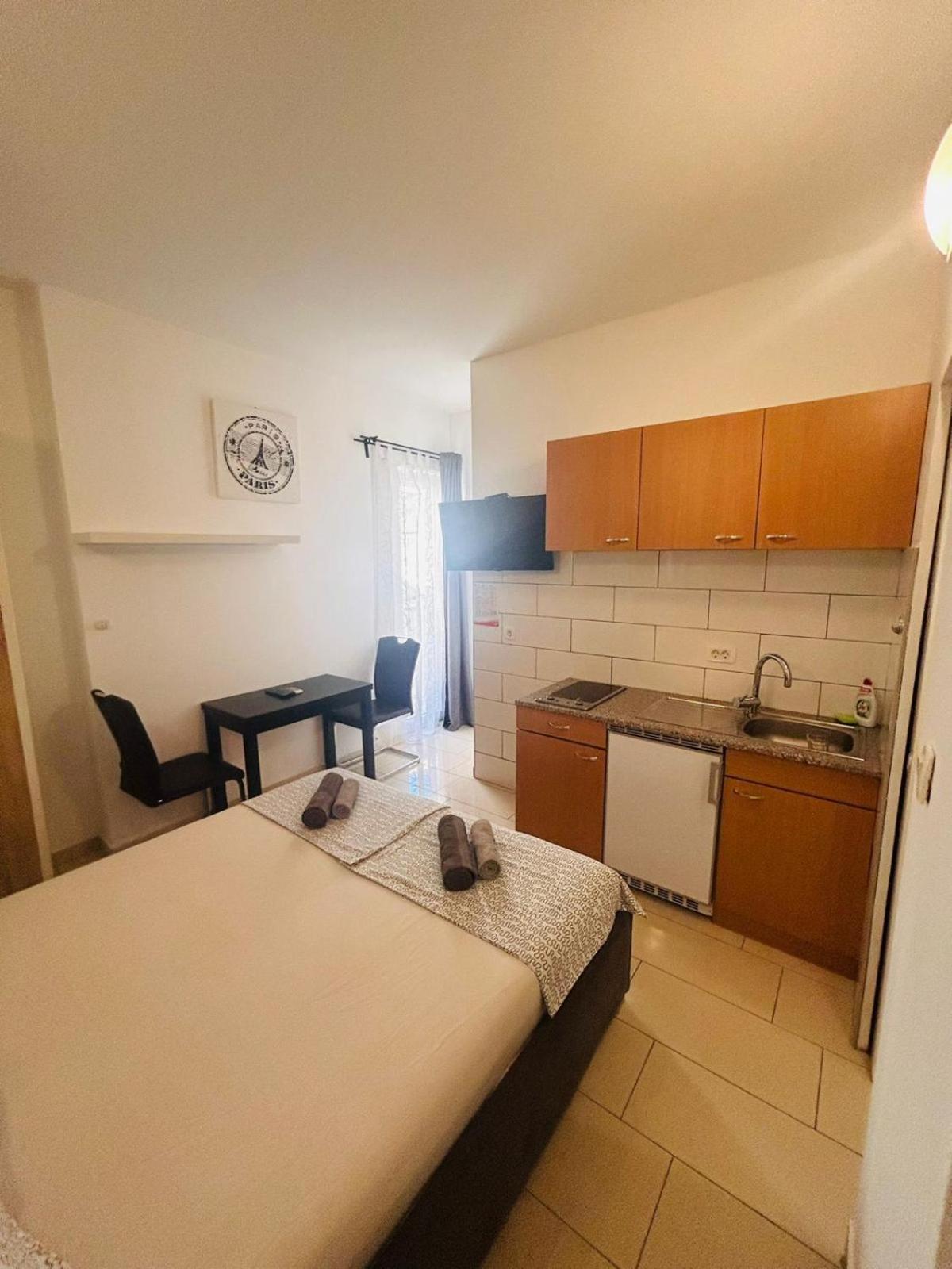 Apartment In The Center Of Pula Exteriör bild