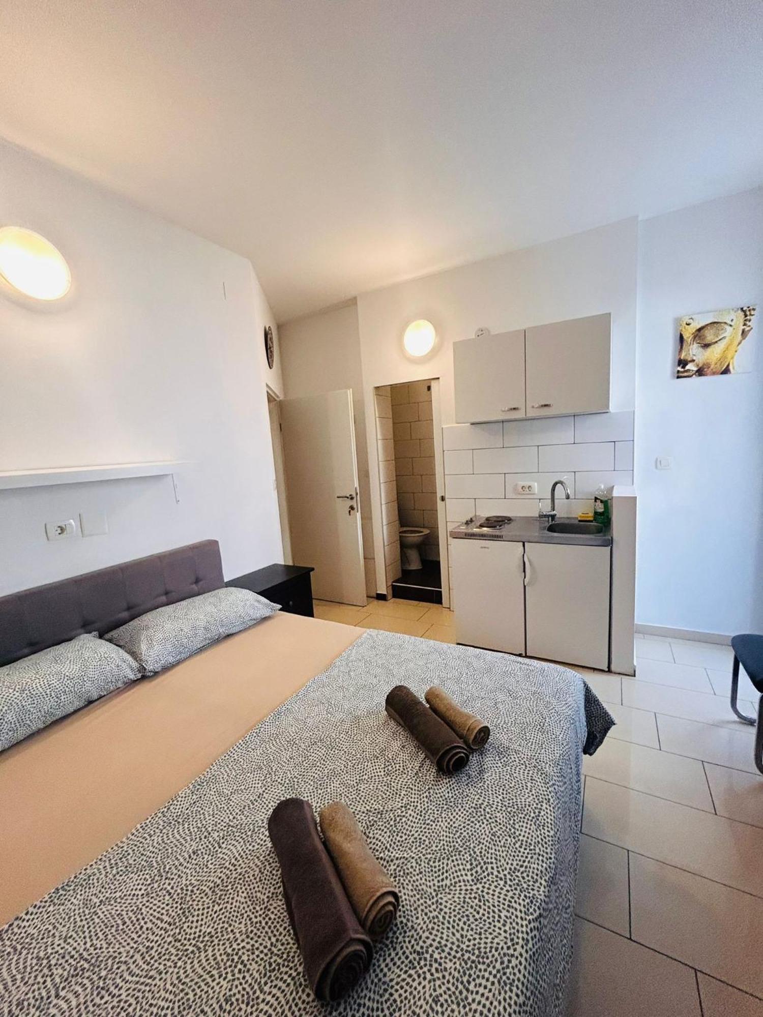 Apartment In The Center Of Pula Exteriör bild