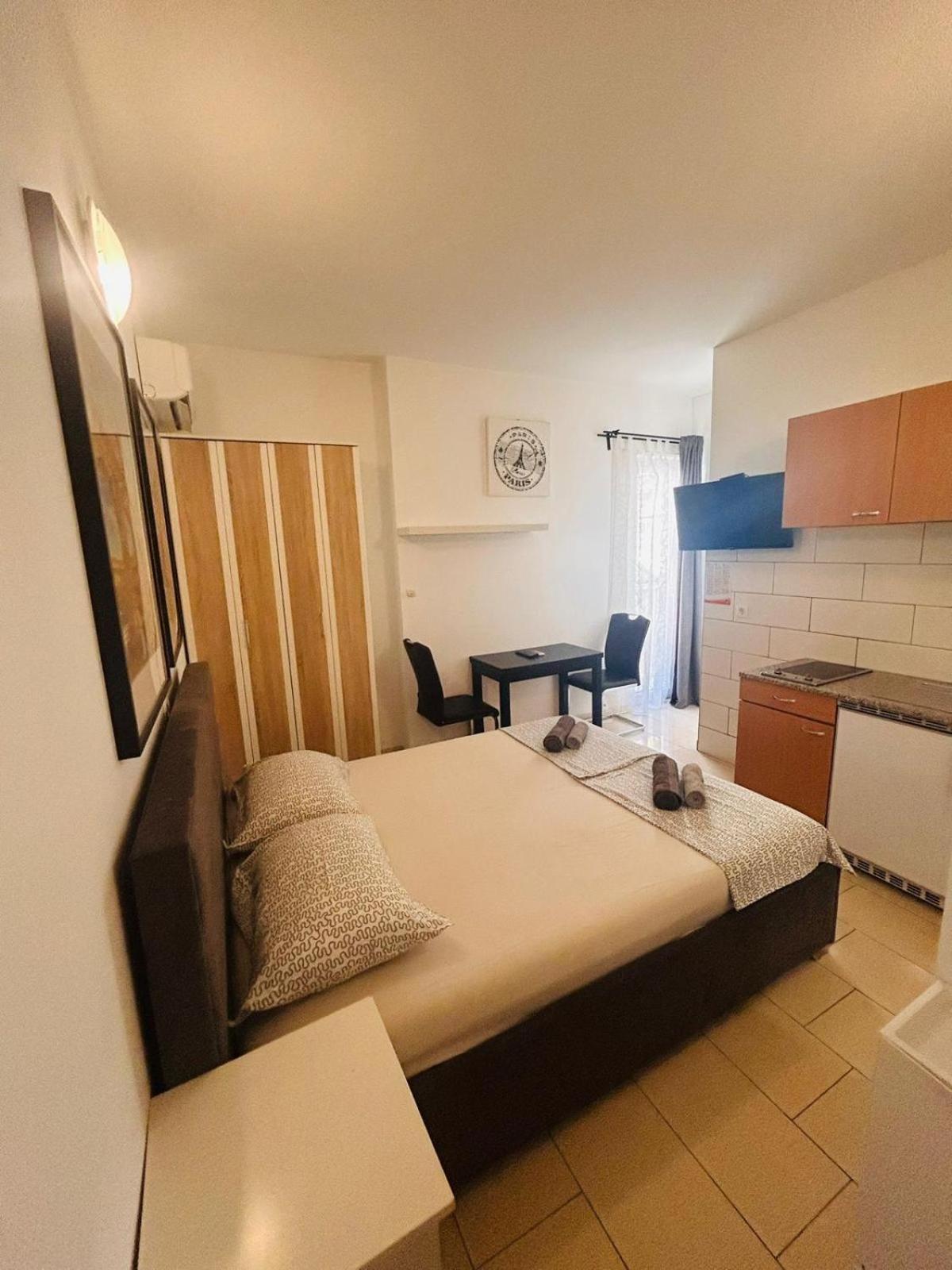 Apartment In The Center Of Pula Exteriör bild