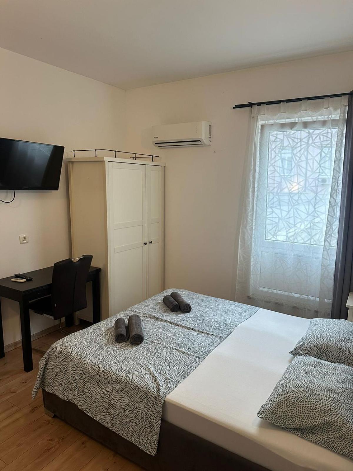 Apartment In The Center Of Pula Exteriör bild