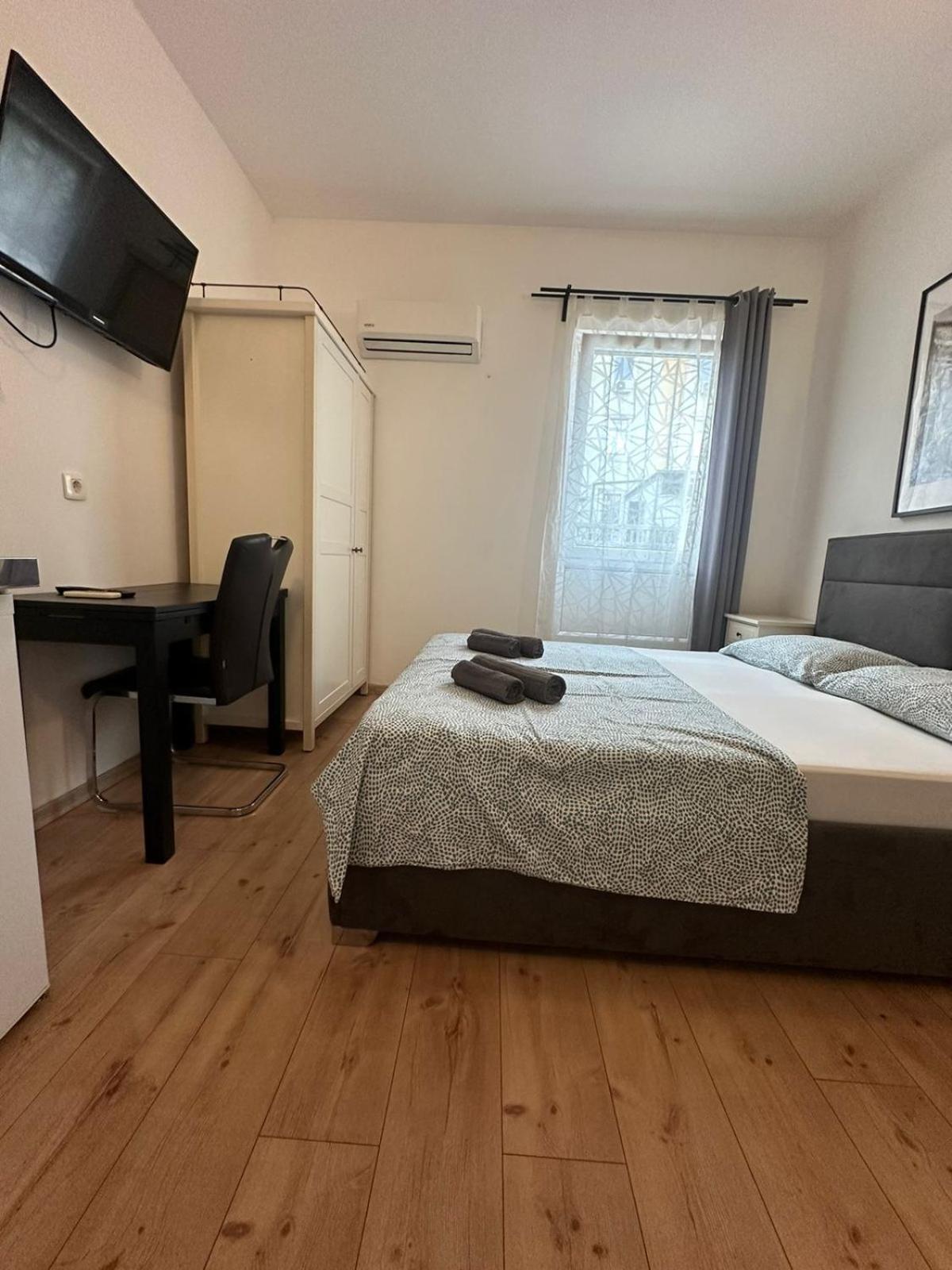Apartment In The Center Of Pula Exteriör bild